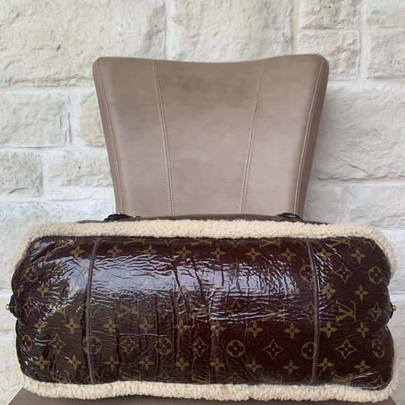 Louis Vuitton Limited Edition Monogram Black Patent Shearling Sac Thunder Tote - Picture 8 of 16